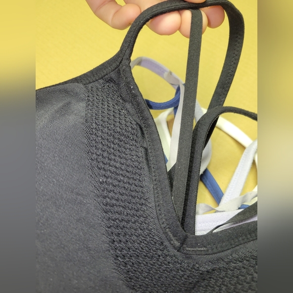 4 Nike Sports bras Med - Picture 15 of 16